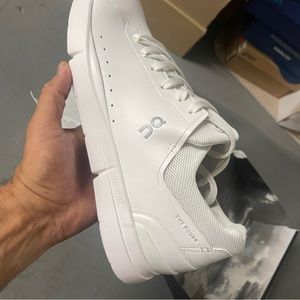 ON Cloud Roger White Mens Size 12